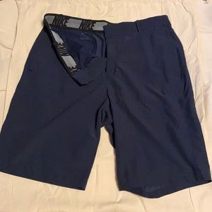 Men’s 32/M Nike golf shorts